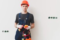 How to Choose the Right Electrician for Your Home Project